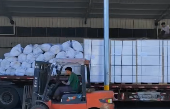 陶瓷纤维毯  硅酸钙板出口发货到印度水泥厂