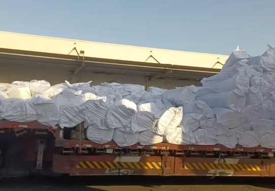 盛世金鼎优质陶瓷纤维毯及岩棉产品顺利抵达赞比亚电站项目港口！