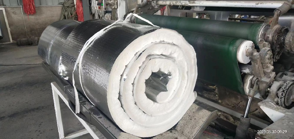 走进盛世金鼎覆铝箔陶瓷纤维毯生产线