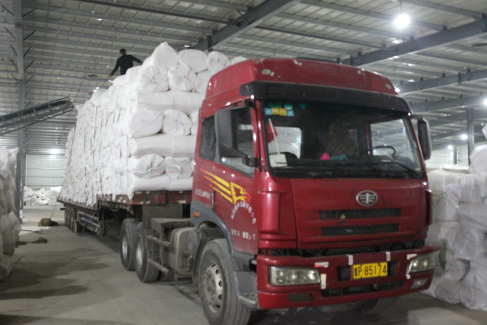 含锆陶瓷纤维毯在盛世金鼎仓库整车发货