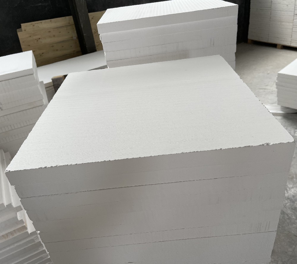 电解槽保温板硅酸钙板发货一车